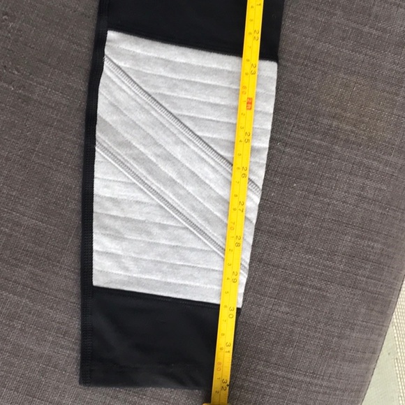 Lululemon Black and Gray Leggings Sz 4 - Picture 8 of 11